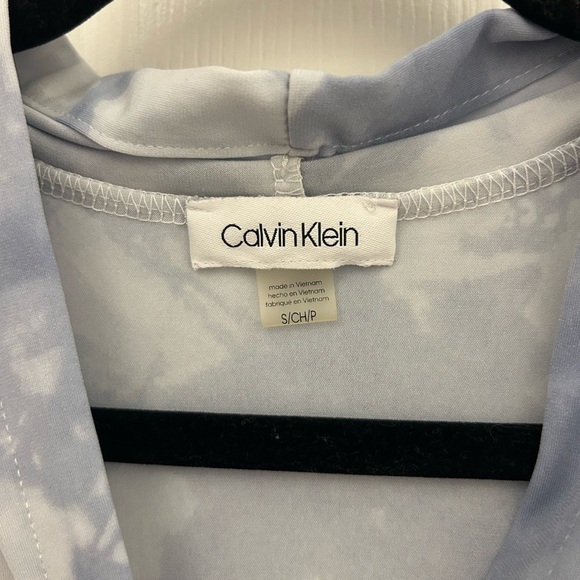 Calvin Klein Blue and White Stretchy V-Neck Shirt, Sz S - Picture 2 of 6